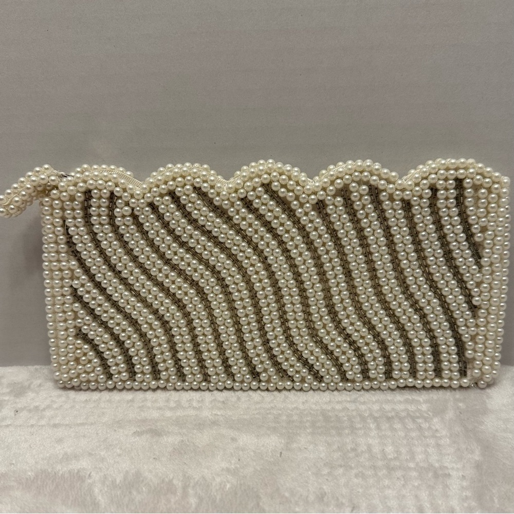 Vintage 1950s Faux Pearl Wavy Beaded Clutch Purse Scalloped Edge cream white
